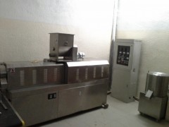 贝壳酥膨化机与双螺杆膨化机 食品机械设备中的高效加工利器